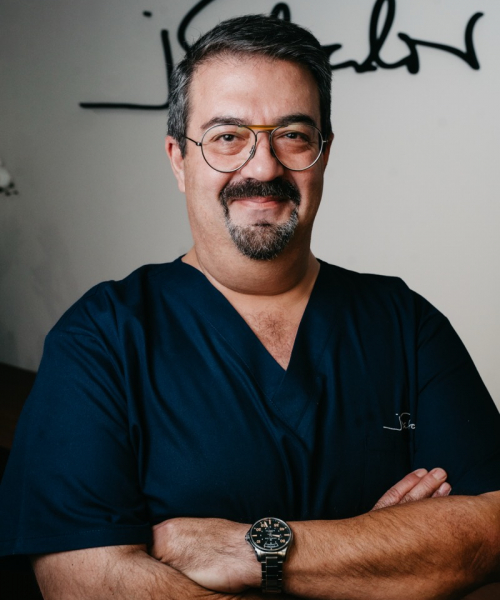 Dr. José Antonio Robles, médico estético de la Clínica Dr. José Salvador
